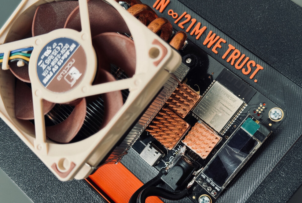 Bitaxe Gamma OC on OC'axe with cooper heat sinks