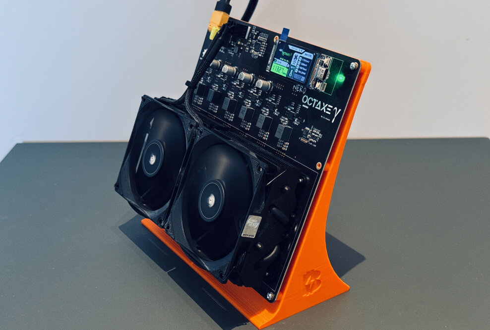 NerdOCTAXE revision 3.1 (El Ocho), side view with 3D printed stand