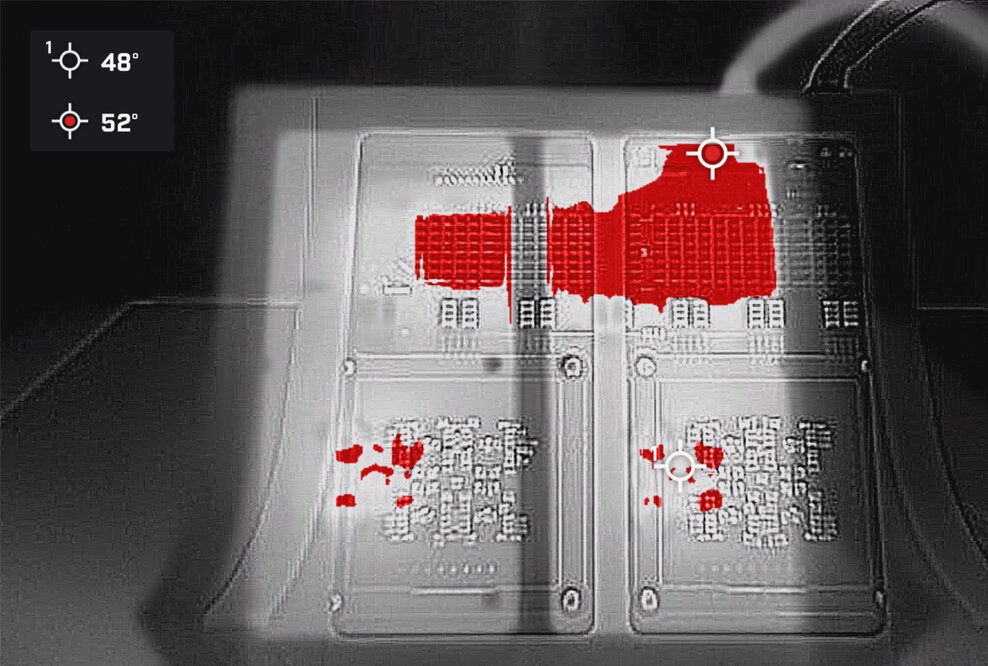 NerdOCTAXE revision 3.1 (El Ocho), thermal image with hot spots on the back.