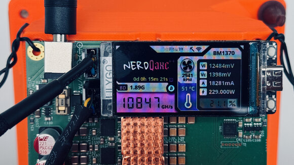 NerdQaxe++ world record overclocked to 10 Th/s